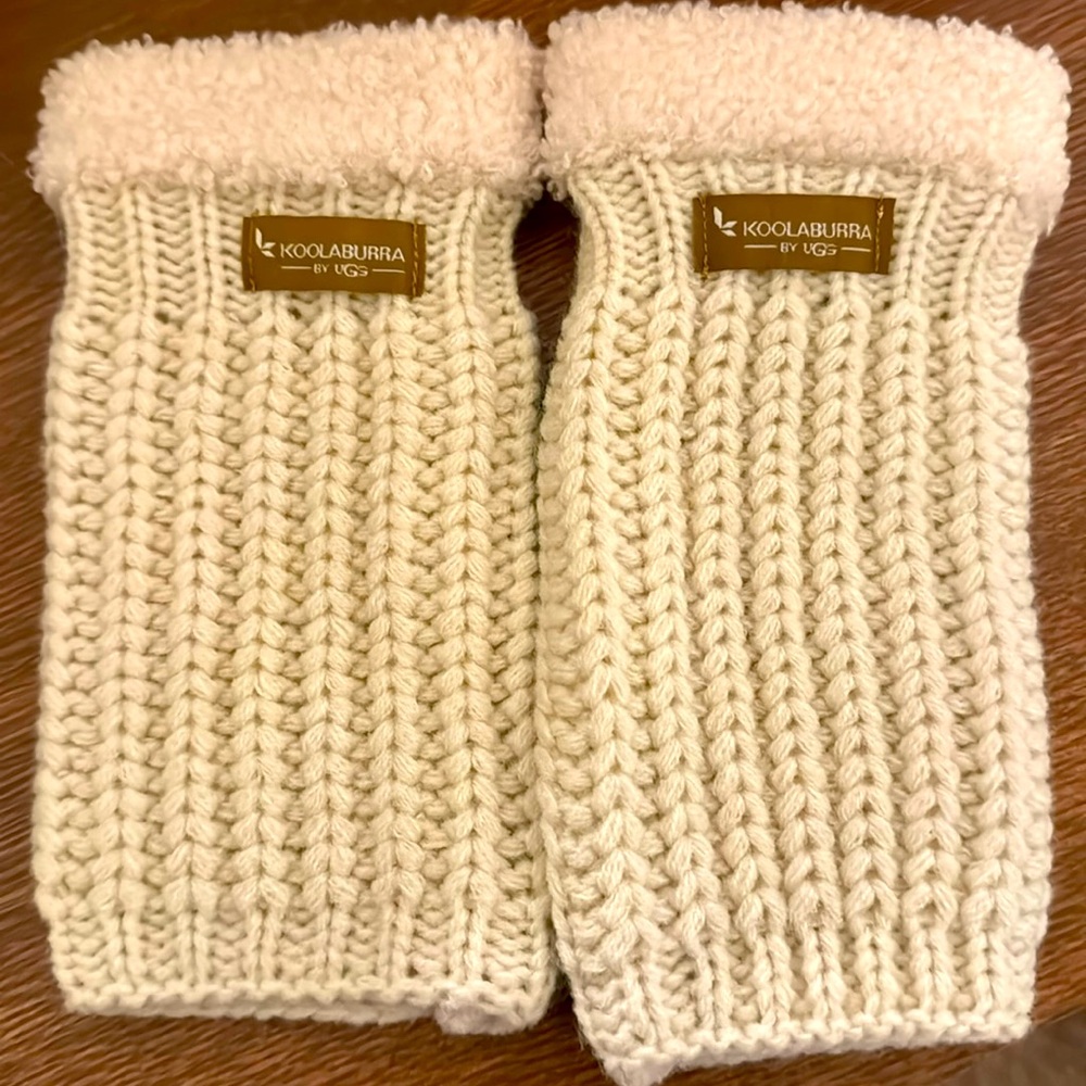 Koolaburra by Ugg fingerless gloves.